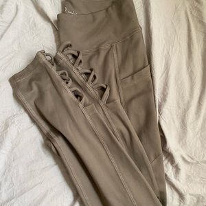 gilly hicks leggings